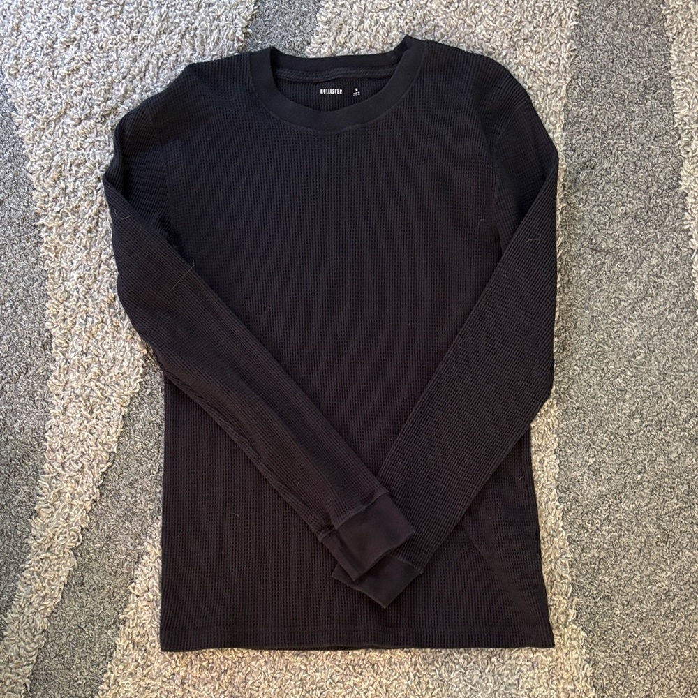 Hollister Men's Black Long Sleeve Tee